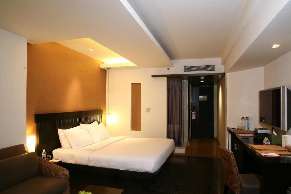 MOSAIC HOTELS - NOIDA 10/66