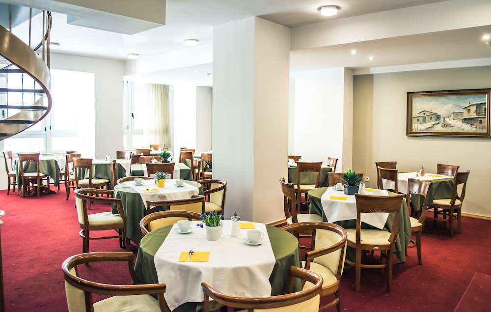 Athens Odeon Hotel 50/69