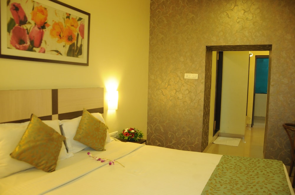 HOTEL MADHAV 20/34