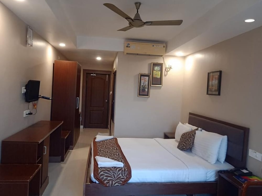 Super, Deluxe, King Bed