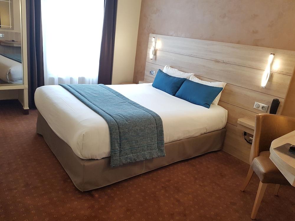 Hotel Champerret Elysees 32/70