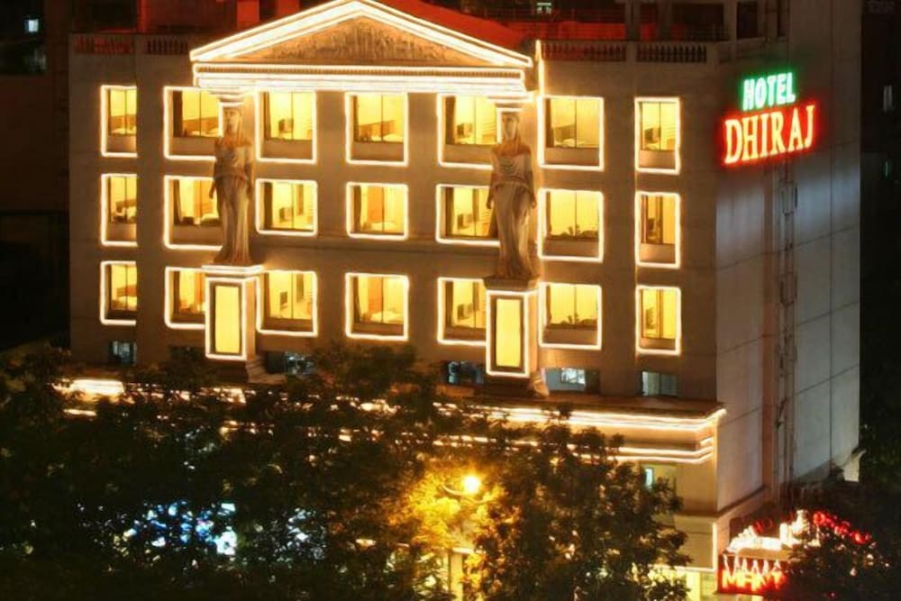 Hotel Dhiraj 1/19