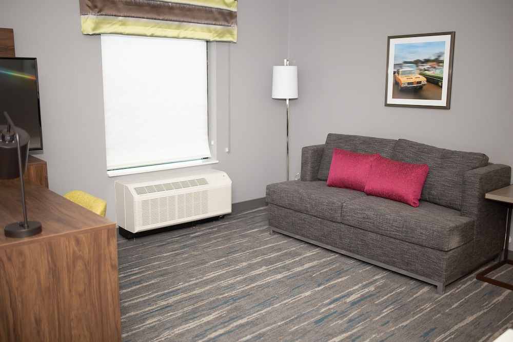 Hampton Inn and Suites Dundee 41/55