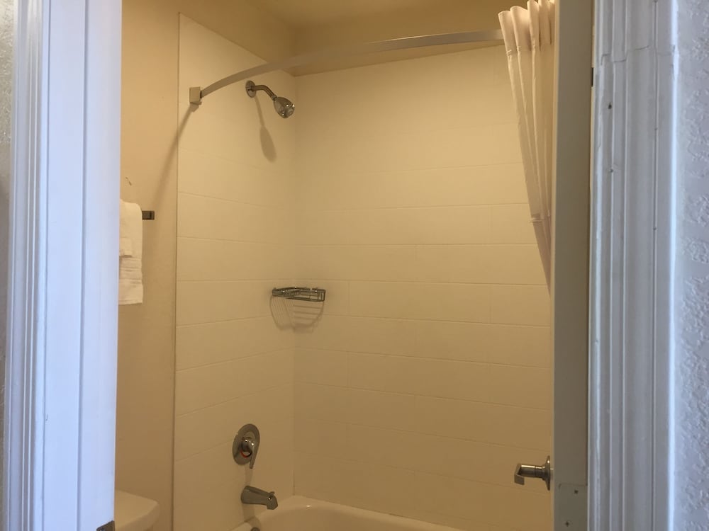 Days Inn By Wyndham Kingman West 21/31