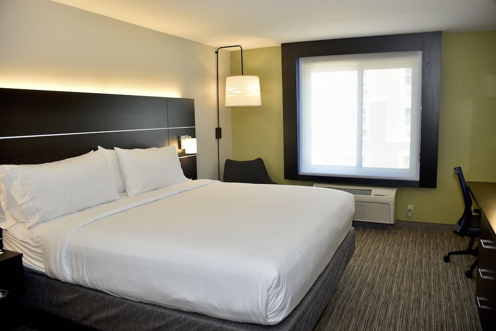 HOLIDAY INN EXPRESS WINDSOR SONOMA WINE COUNTRY 18/50