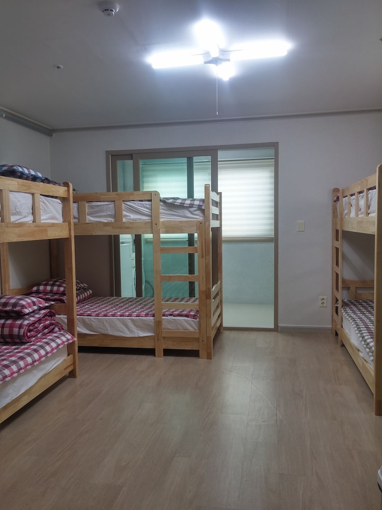 Jiin Hostel & Guesthouse 17/23