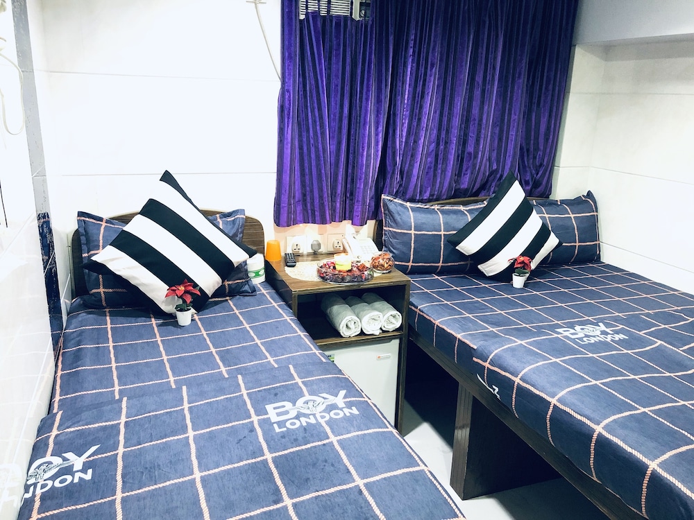 2 BEDROOMS, SUITE