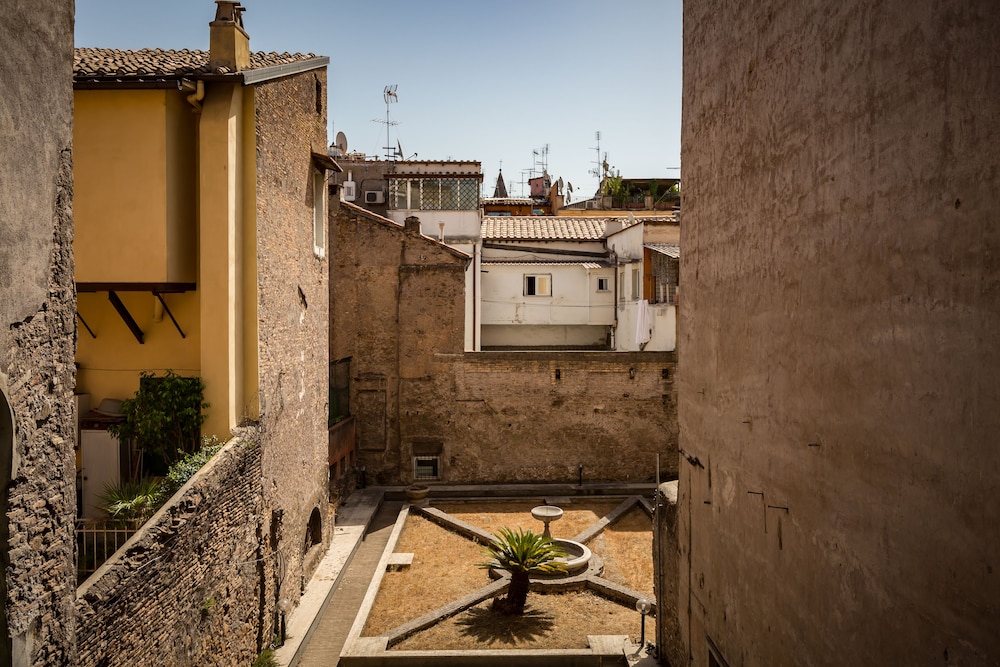 The Hide Trastevere 13/17