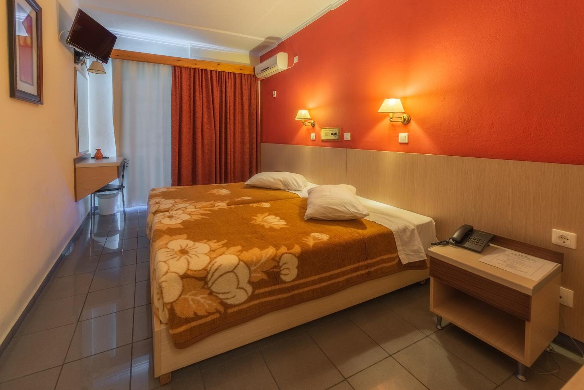 Room, Twin Beds