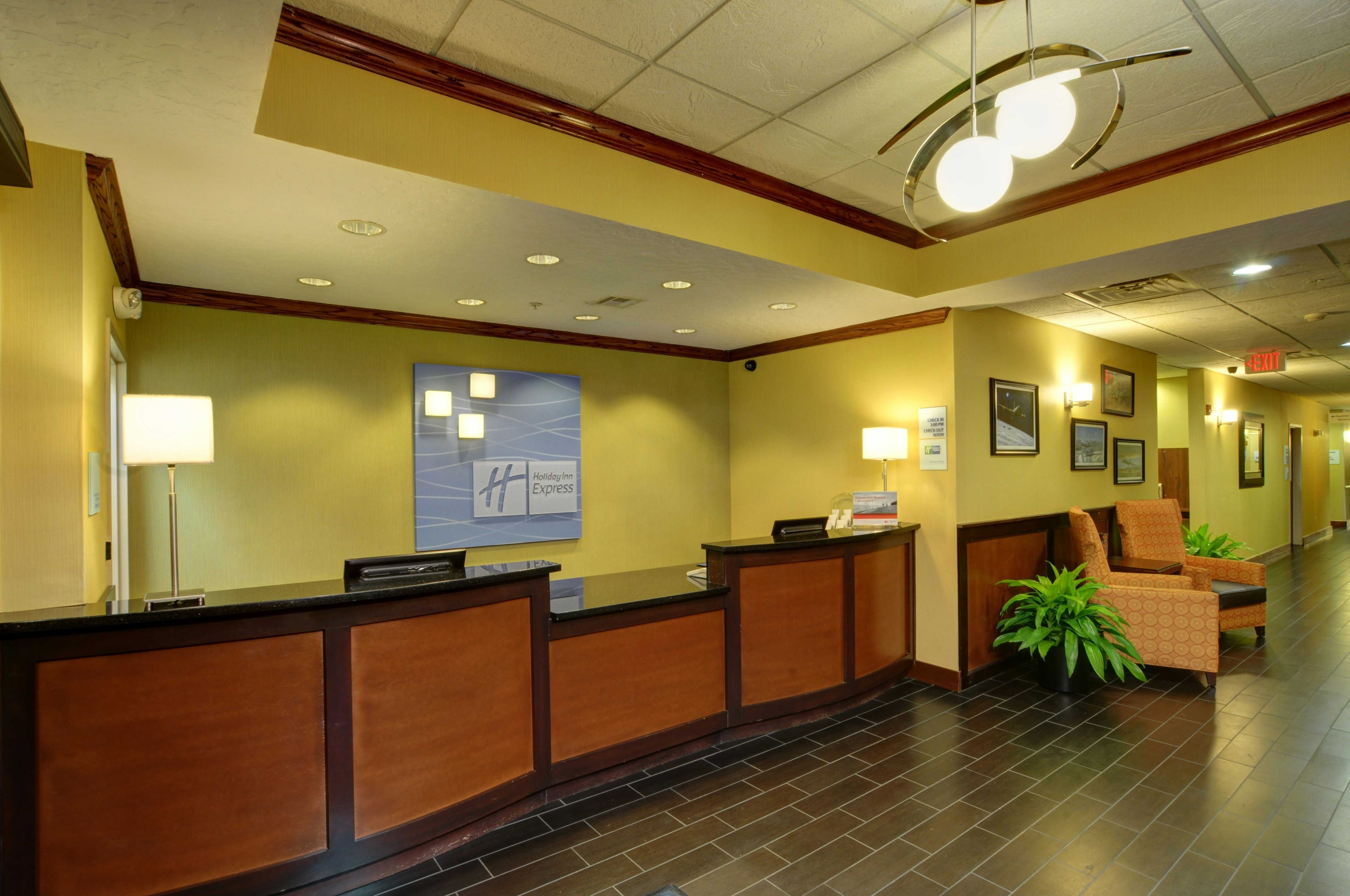 Holiday Inn Express & Suites Midwest City, an IHG Hotel 10/62