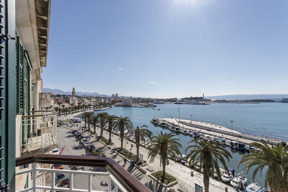 Seaview Luxury Retreat 27/42