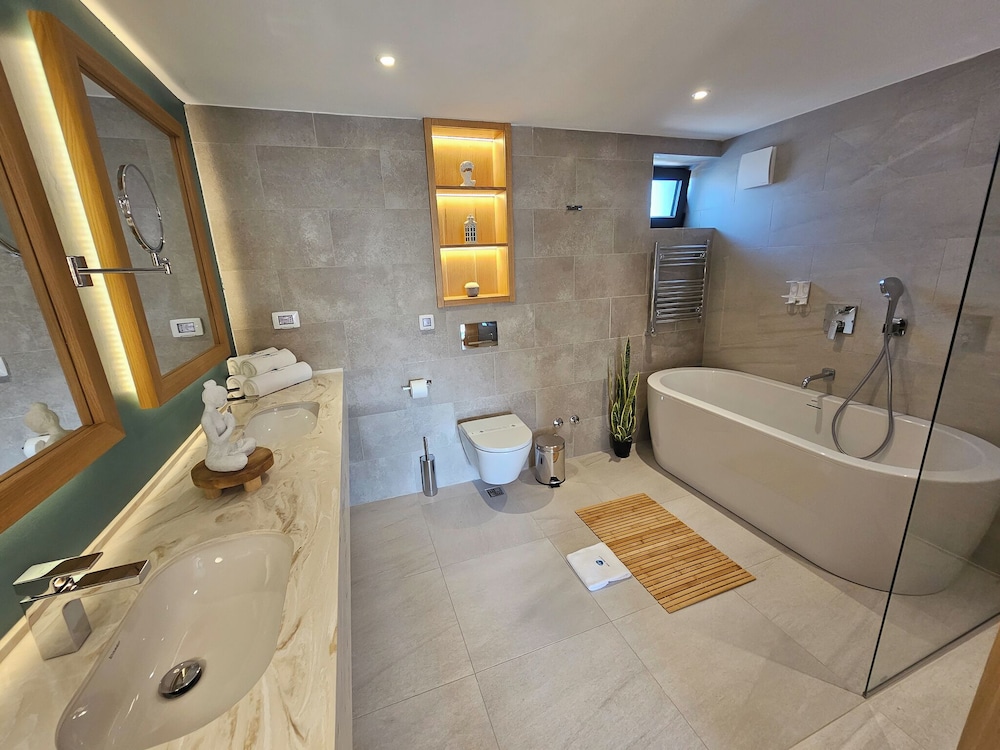 The New Mediteran Hotel Villa Edition 60/65