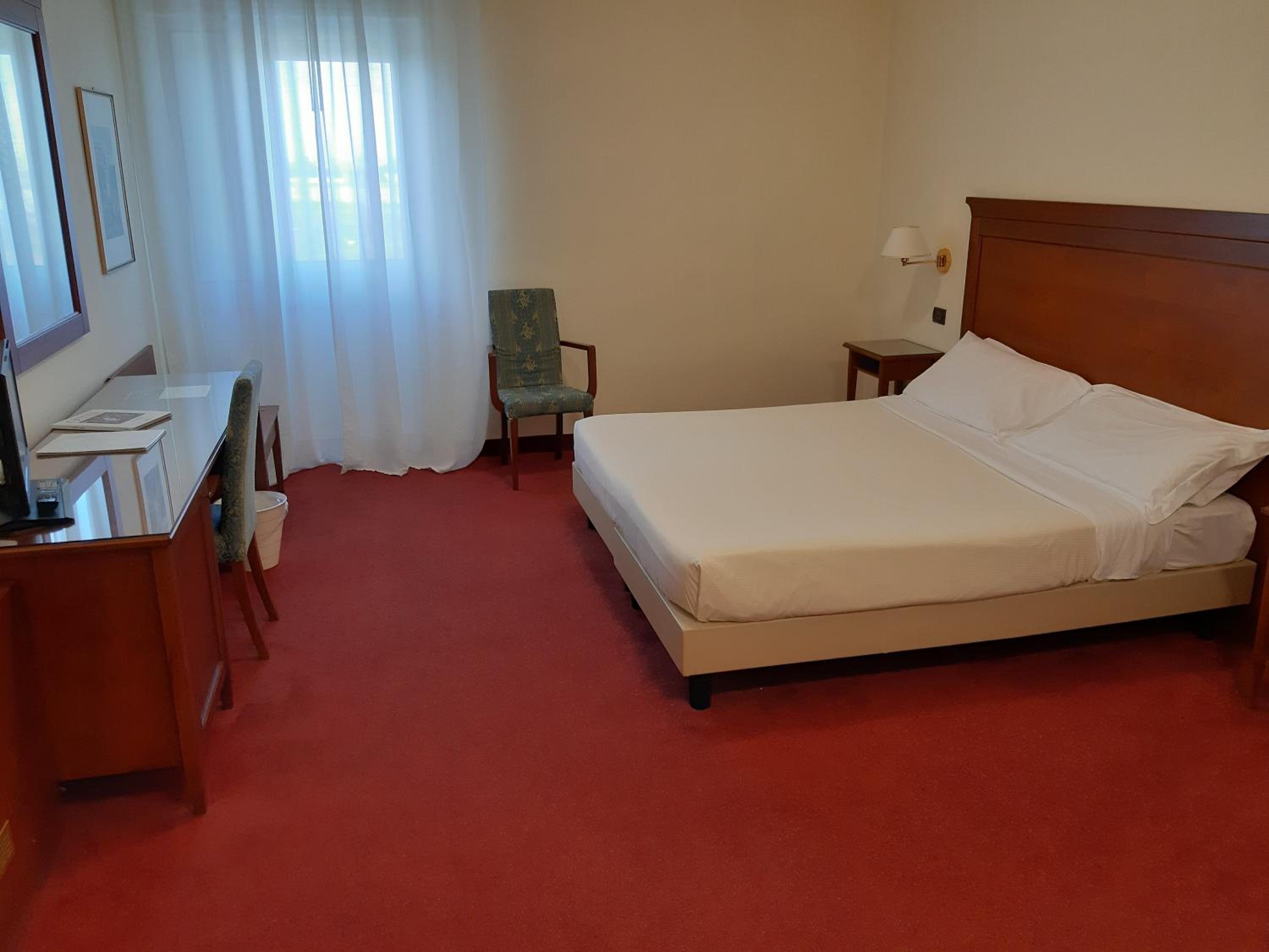 Room, Triple