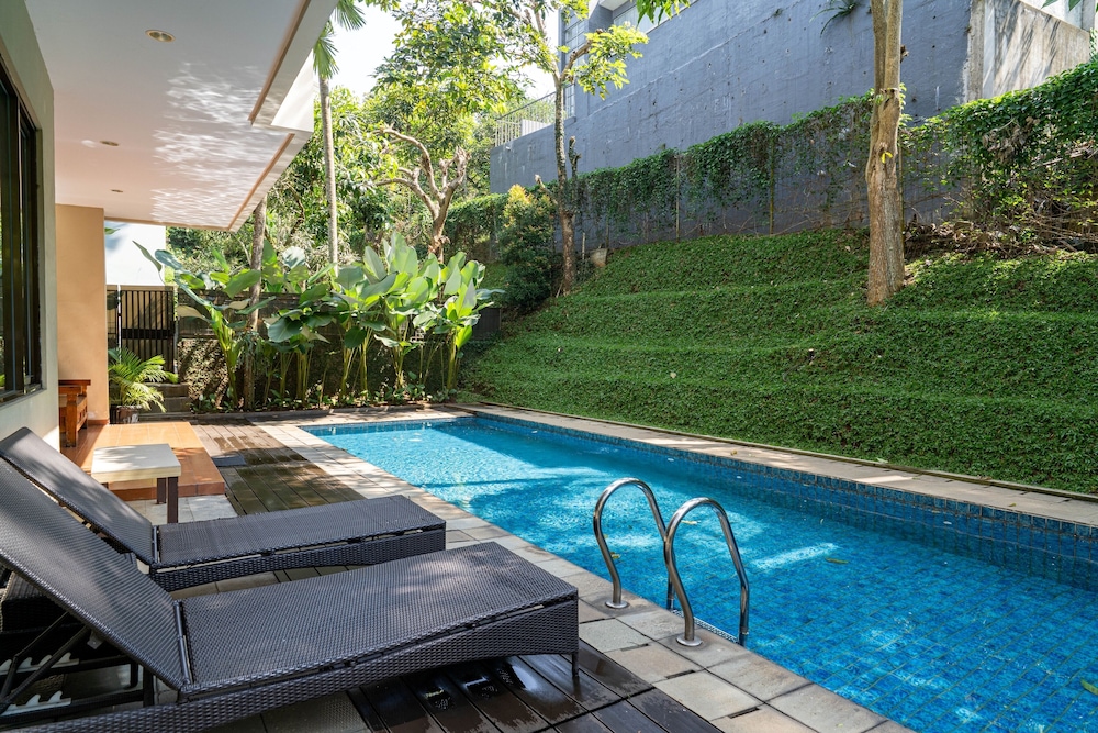Permai Villa Dago with Pool 44/50