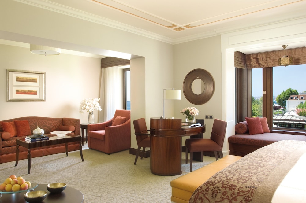 Four Seasons Hotel Istanbul at the Bosphorus 40/80