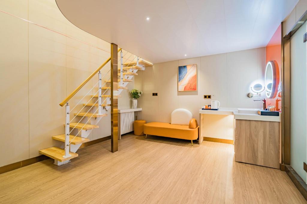 Dequan Luxury Hotel (Chaoyang High speed Railway Station Shilibao Subway Station Branch) 13/50
