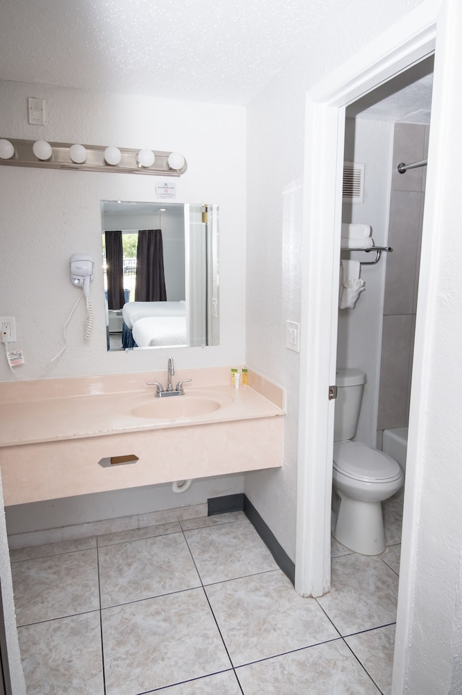 DEVELOPER INN ORLANDO NORTH, A BAYMONT BY WYNDHAM thumb 4