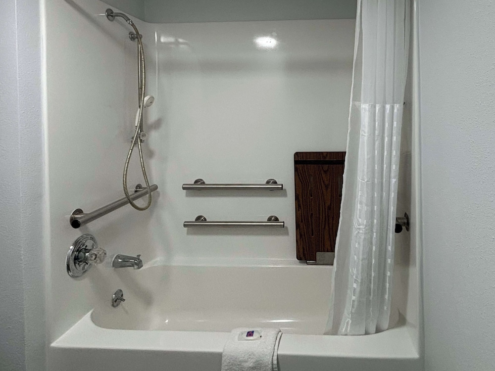 Motel6 Richmond, KY – EKU Campus Area 23/30