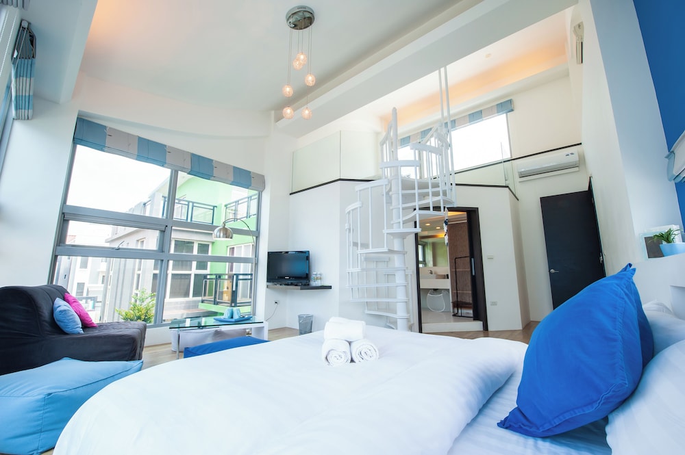 ROOM, QUADRUPLE, 2 DOUBLE BEDS