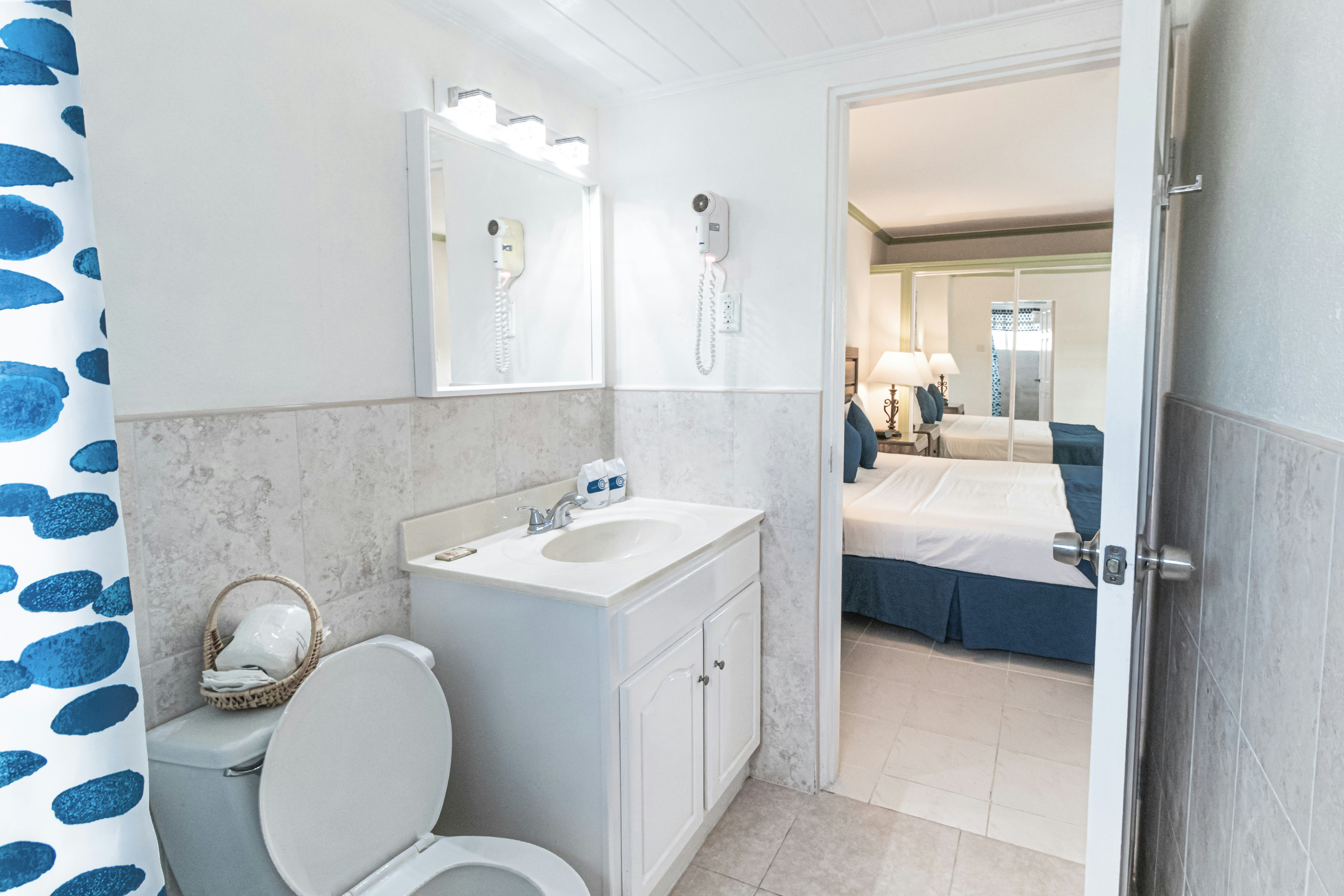 Worthing Court Apartment Hotel 43/44
