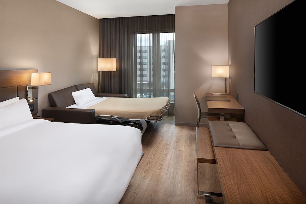 Room, King Bed, City View, Sofa, Accessible