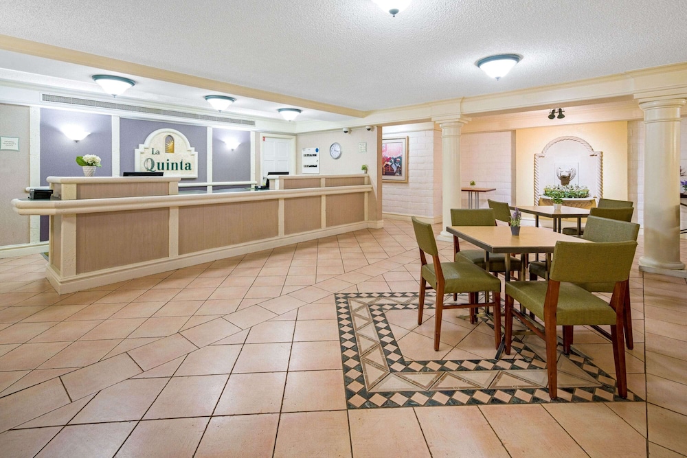 Days Inn by Wyndham San Diego Vista 12/46
