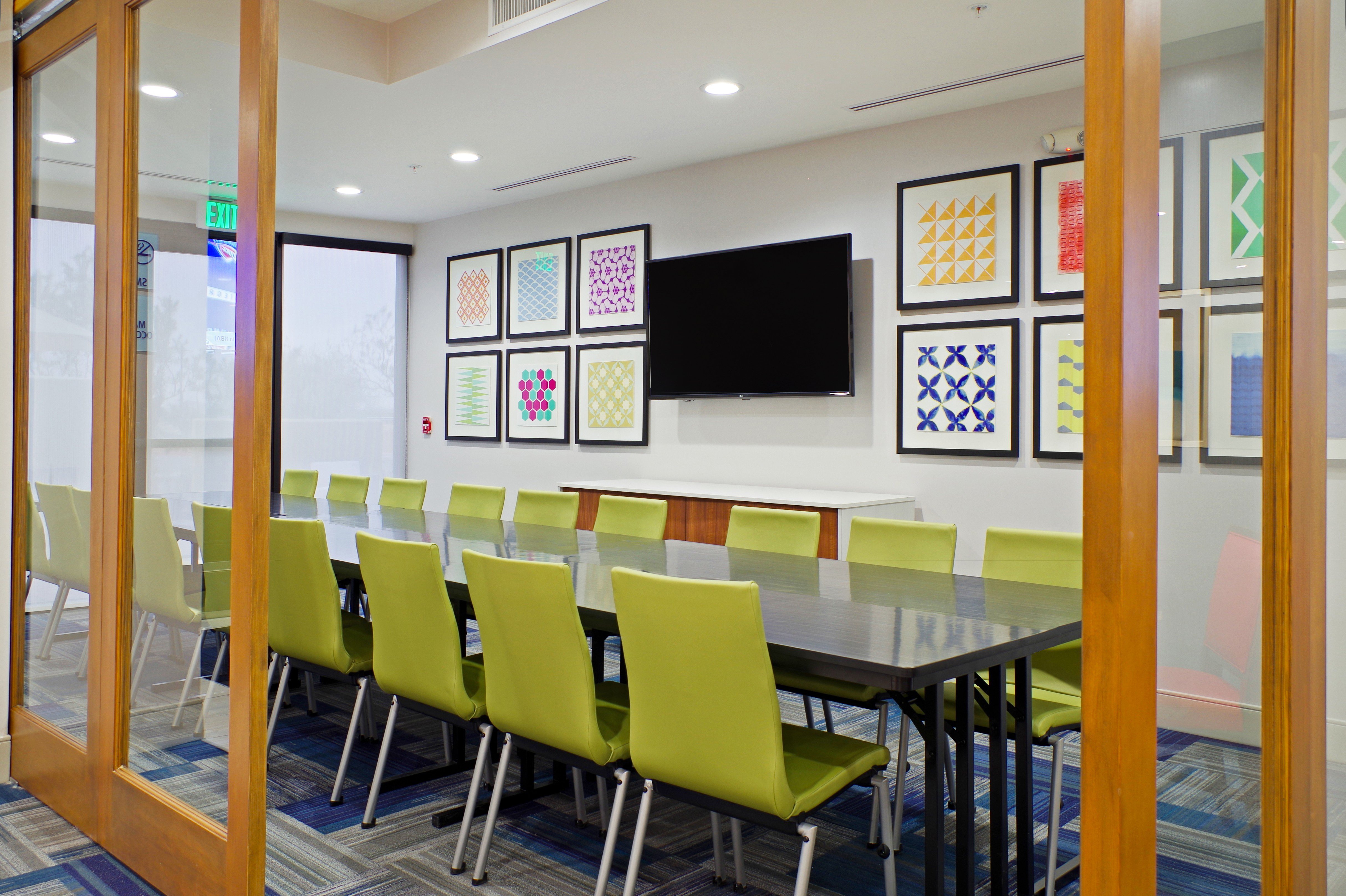 Holiday Inn Express Hotel & Suites Phoenix North Scottsdale 46/58