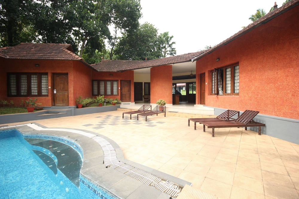Deshadan Cliff And Beach Resort Varkala 37/50