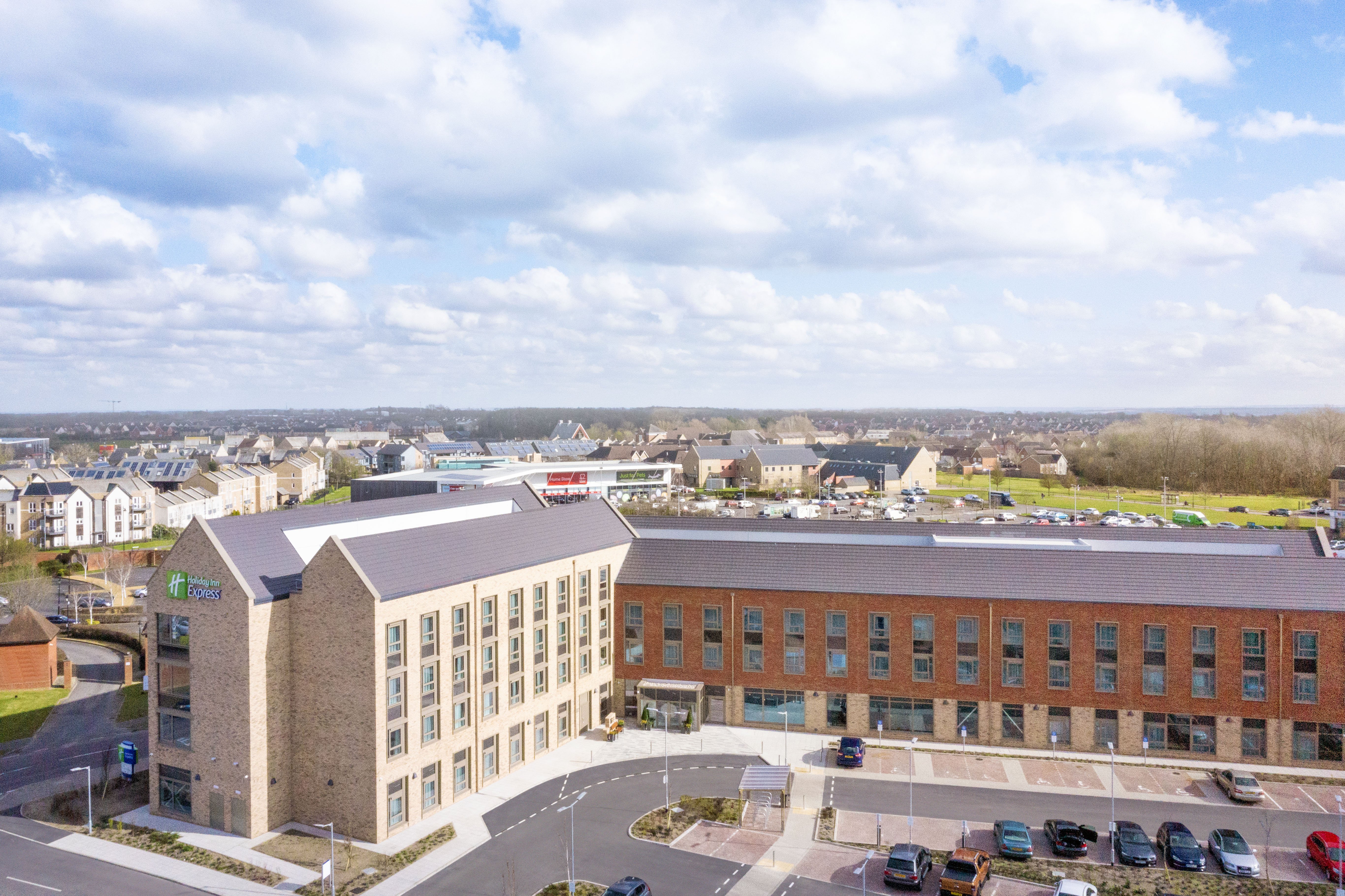 Holiday Inn Express Cambridge West - Cambourne 2/52