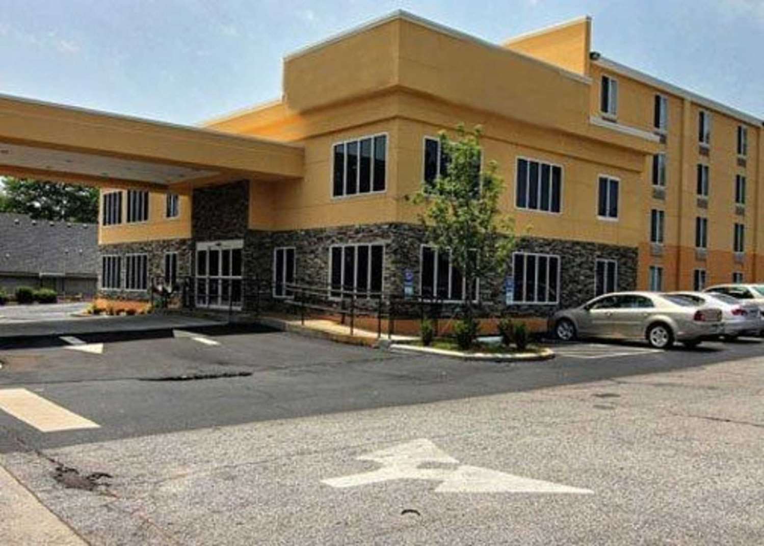 Quality Inn & Suites Greenville Near Downtown 19/19
