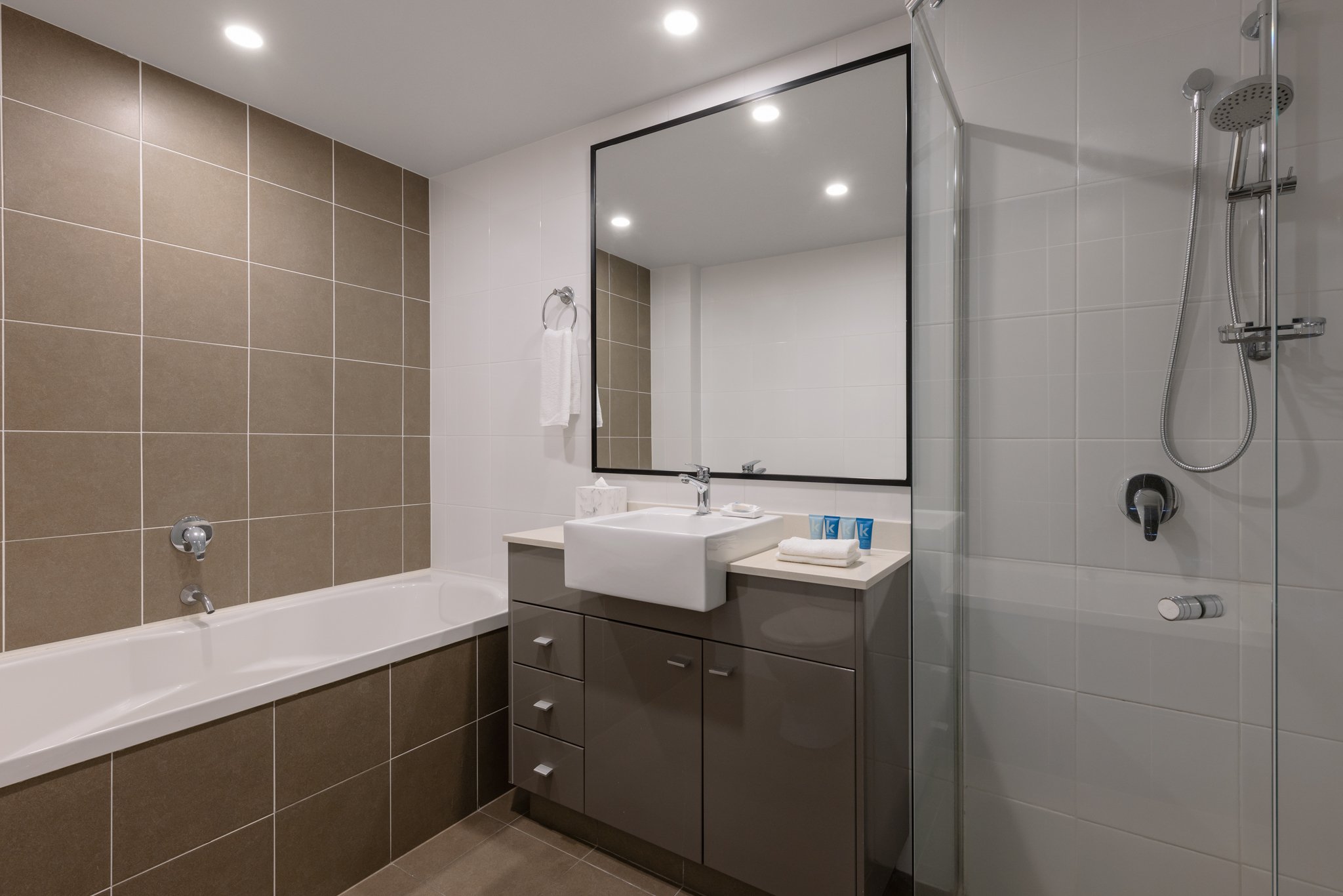 Meriton Suites Broadbeach 33/37