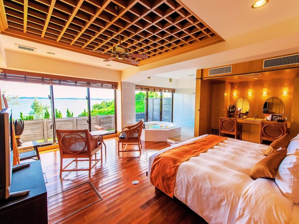 OCEAN, EXECUTIVE, VILLA, 3 DOUBLE BEDS, SEA SIDE, TERRACE