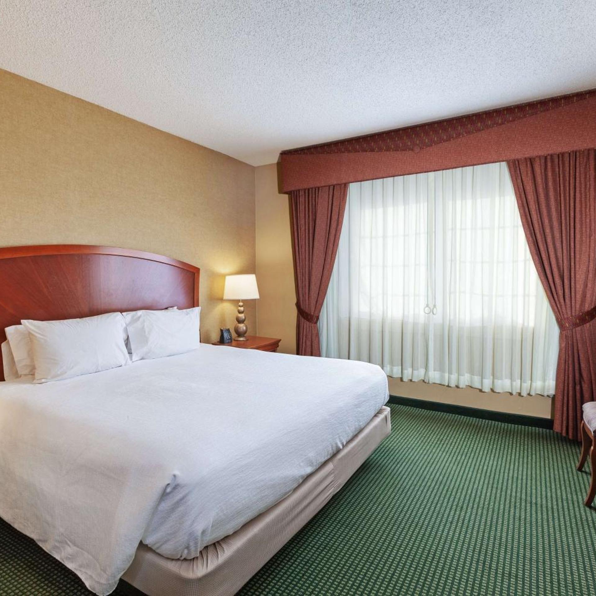 Pure, Wellness, Suite, King Bed, Sofa