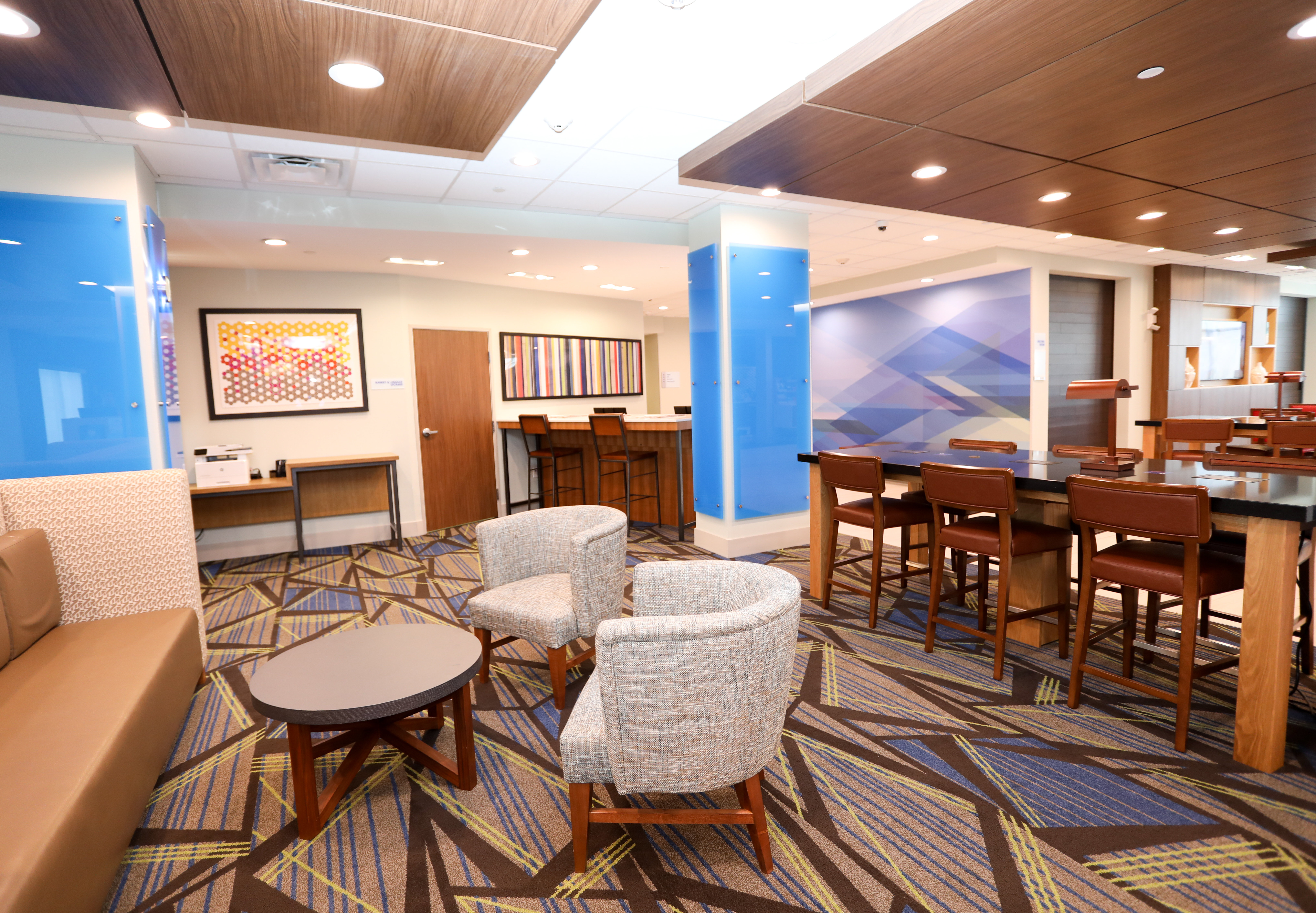 Holiday Inn Express Suites Forney 43/55