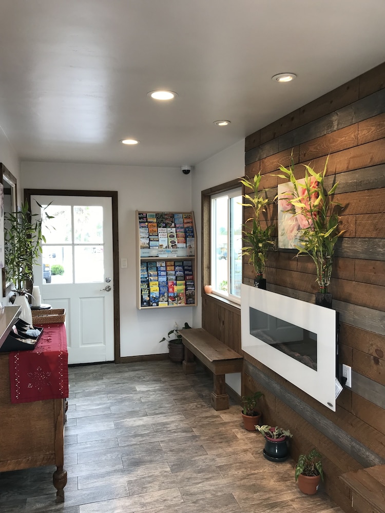 Ramona Valley Inn 45/61