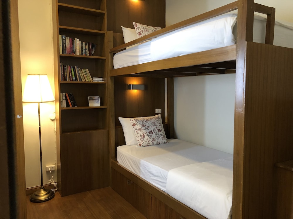 PRIVATE, BUNK BED