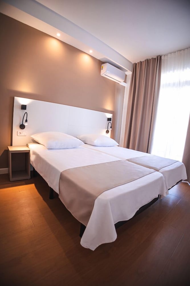 CLASSIC, DOUBLE BED, BALCONY