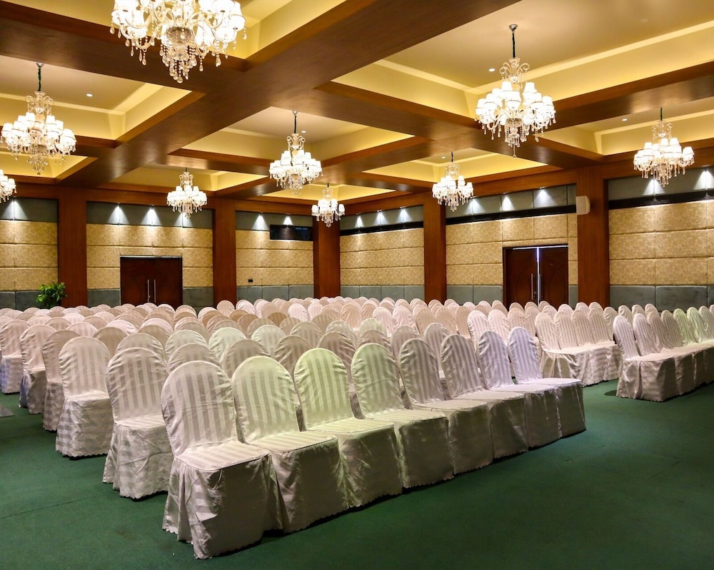 MGM Beach Resorts (15Kms before Mahabalipuram) 12/54
