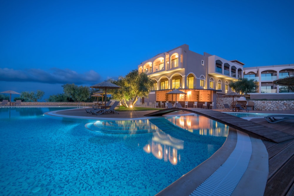 Elegance Luxury Executive Suites - Adults Only 5/58