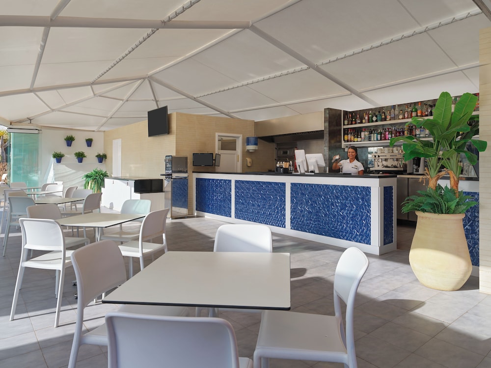 H10 White Suites - Adults Only 18/70