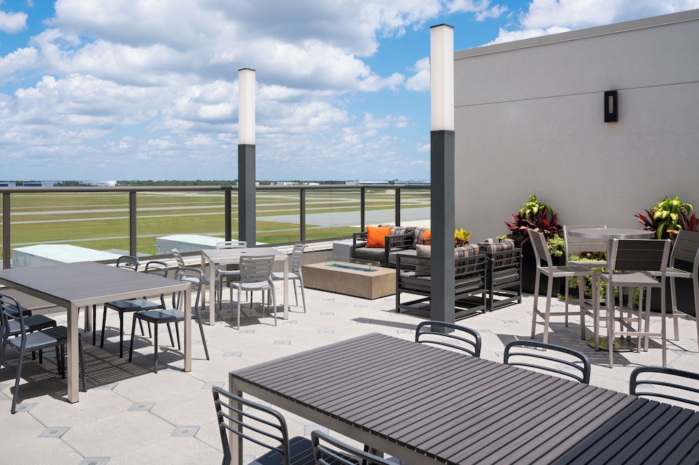 Hyatt Place Melbourne Airport 42/63