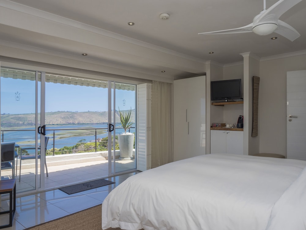Villa Afrikana Guest Suites 10/88