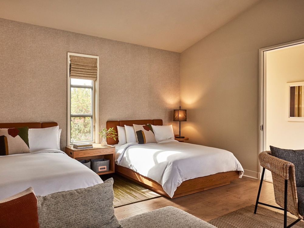 Valley, Studio, 2 Queen Beds