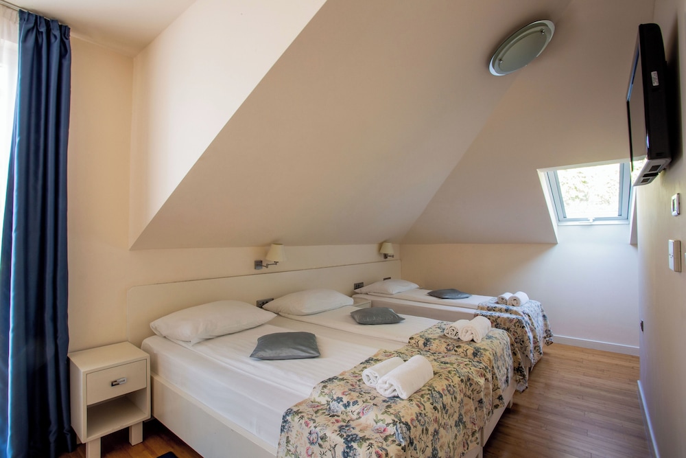 Hotel Pleter 43/77