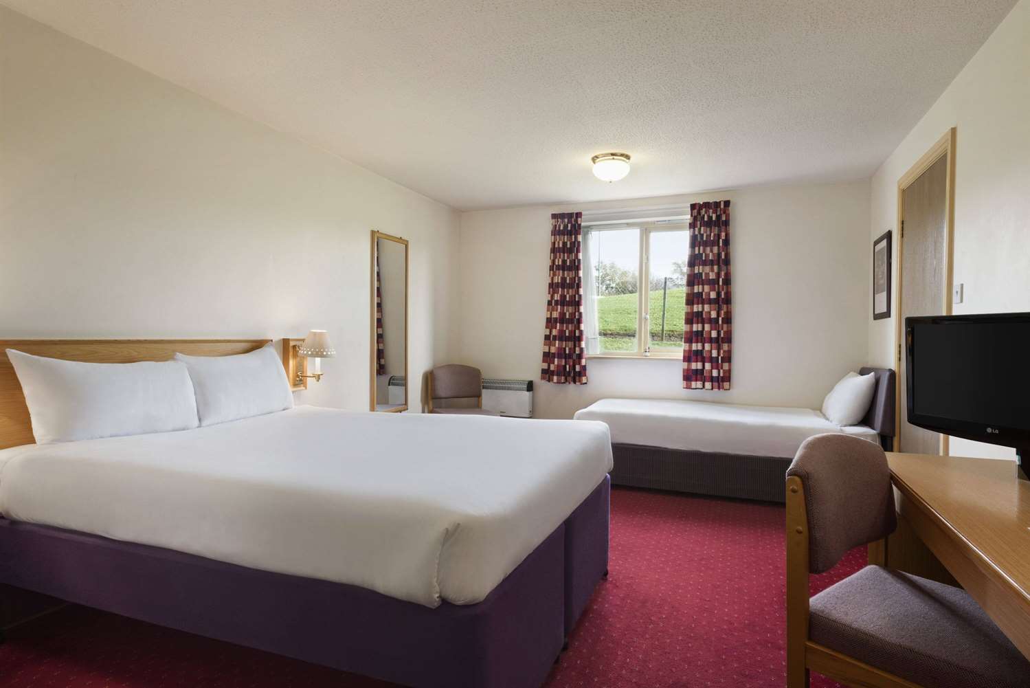 Days Inn by Wyndham Tewkesbury Strensham 13/20