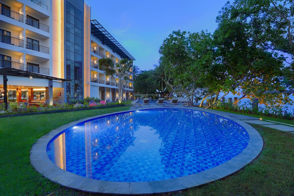 Aston Anyer Beach Hotel 42/50