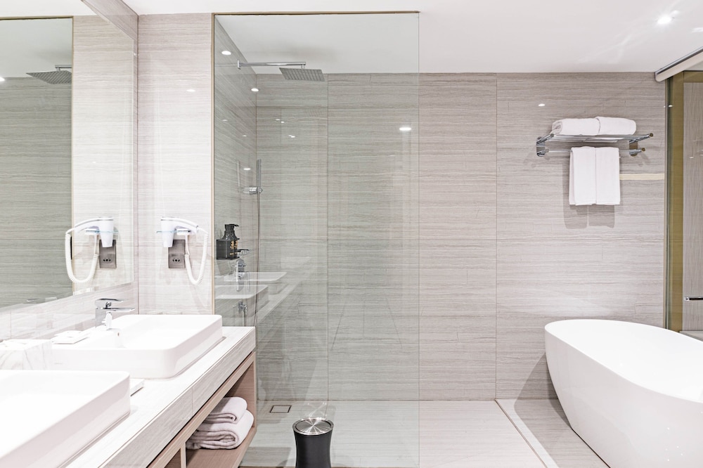 Platinum Tunjungan Hotel 44/50