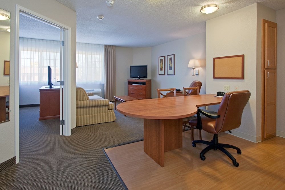 Candlewood Suites Nogales 52/64
