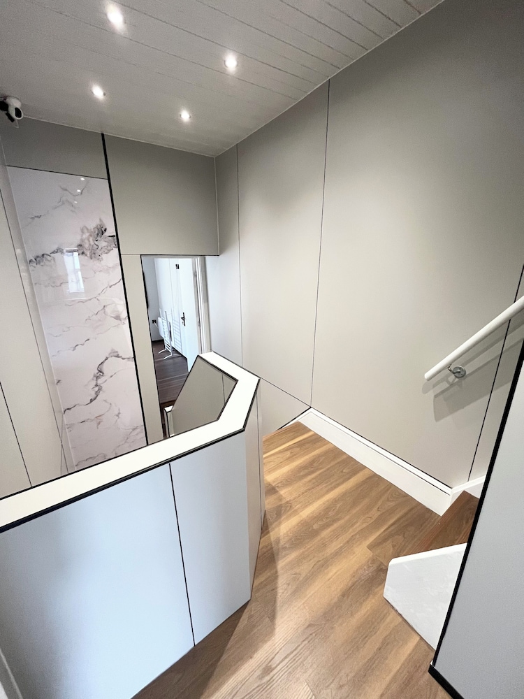 OYO Welsh Holiday Accommodation - Modern Stay 21/32