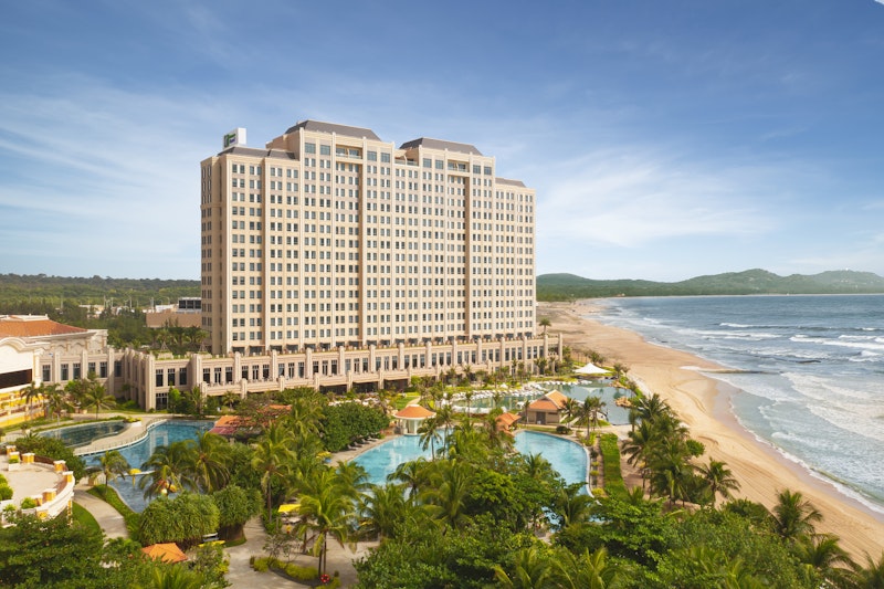 Holiday Inn Resort Ho Tram Beach 2/50